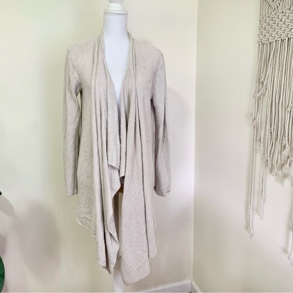 Barefoot Dreams Chic Lite Calypso Wrap in‎ Stone sz L/XL - Picture 2 of 4